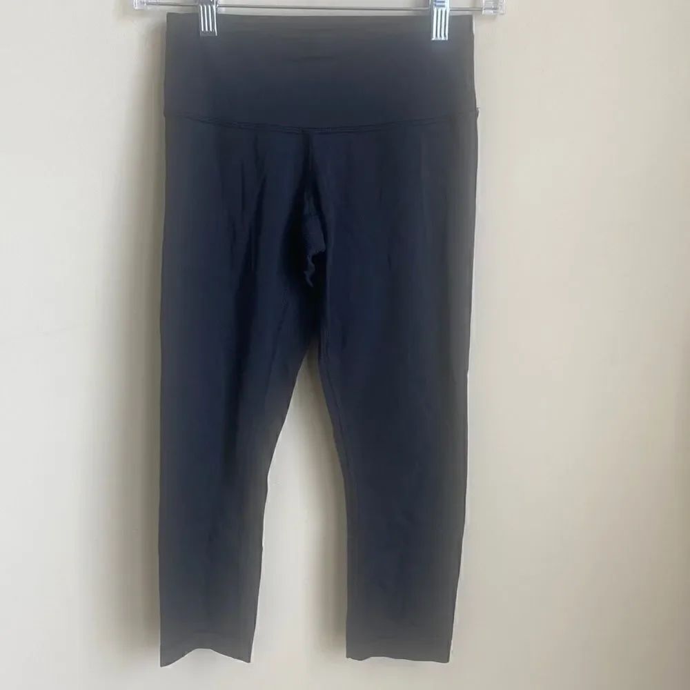 Lululemon Black Capri Activewear Leggings 2